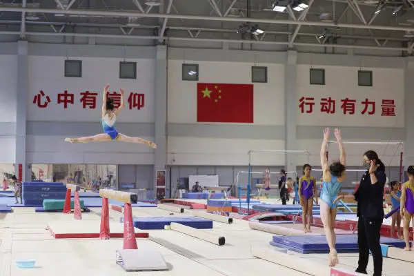 为什么参加篮球辅导可以帮助孩子更好地成长_1